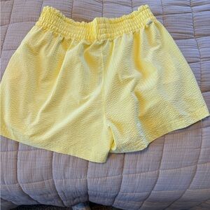 Vuori Villa Yellow Women's Shorts, size L